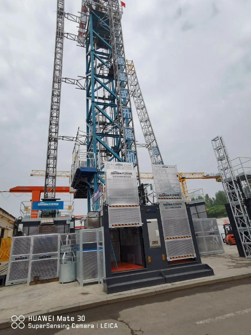 電梯、物料機(jī)與塔機(jī)租賃在工程建設(shè)中的關(guān)鍵作用