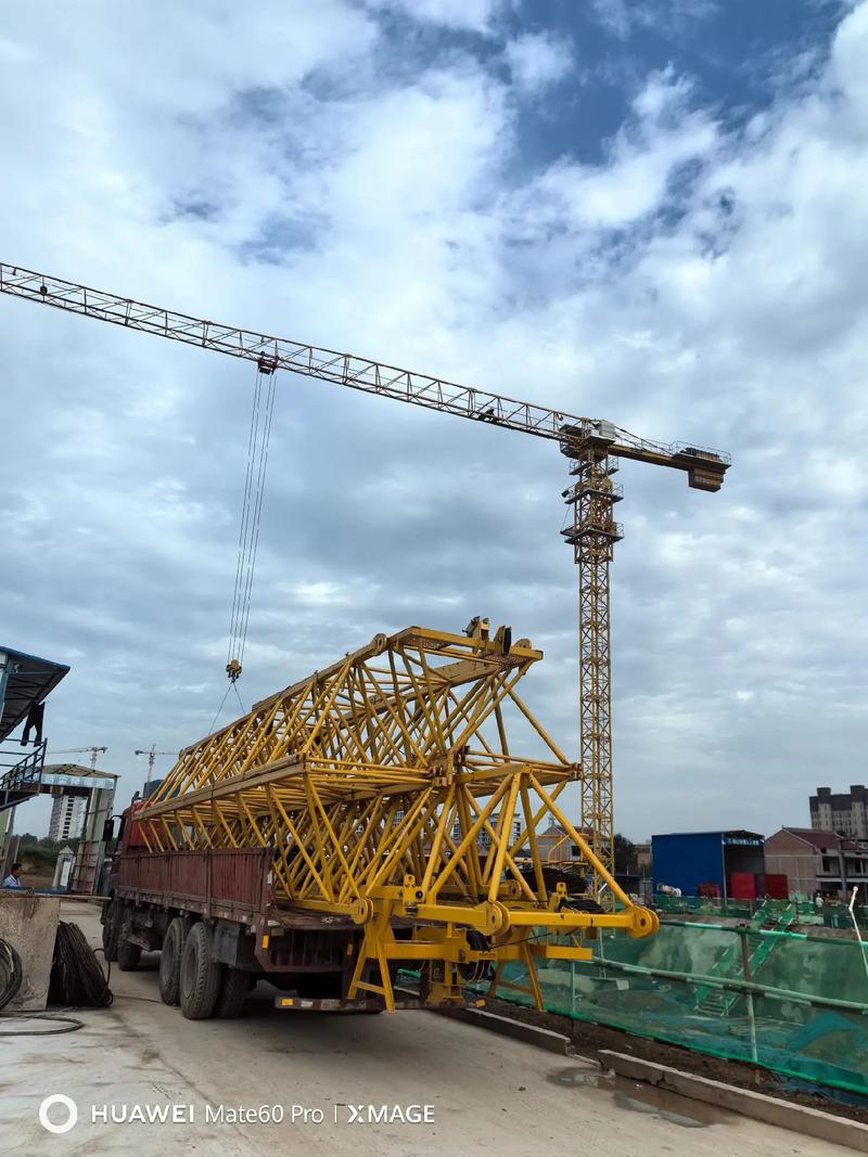 陜西龍勝翔建筑工程 專業(yè)提供70塔機(jī)長(zhǎng)期租賃服務(wù)